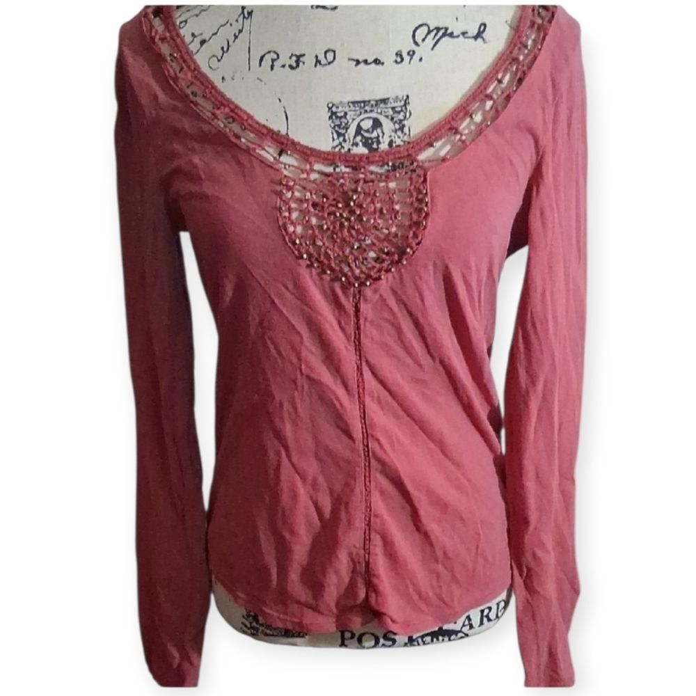 FREE PEOPLE RED/PINK  W/ EMBELLISHED CROCHET BEADED WEB LONG SLEEVE TOP SMALL